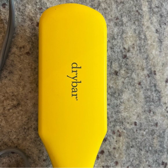 Drybar Brush Crush Heated Straightening Brush